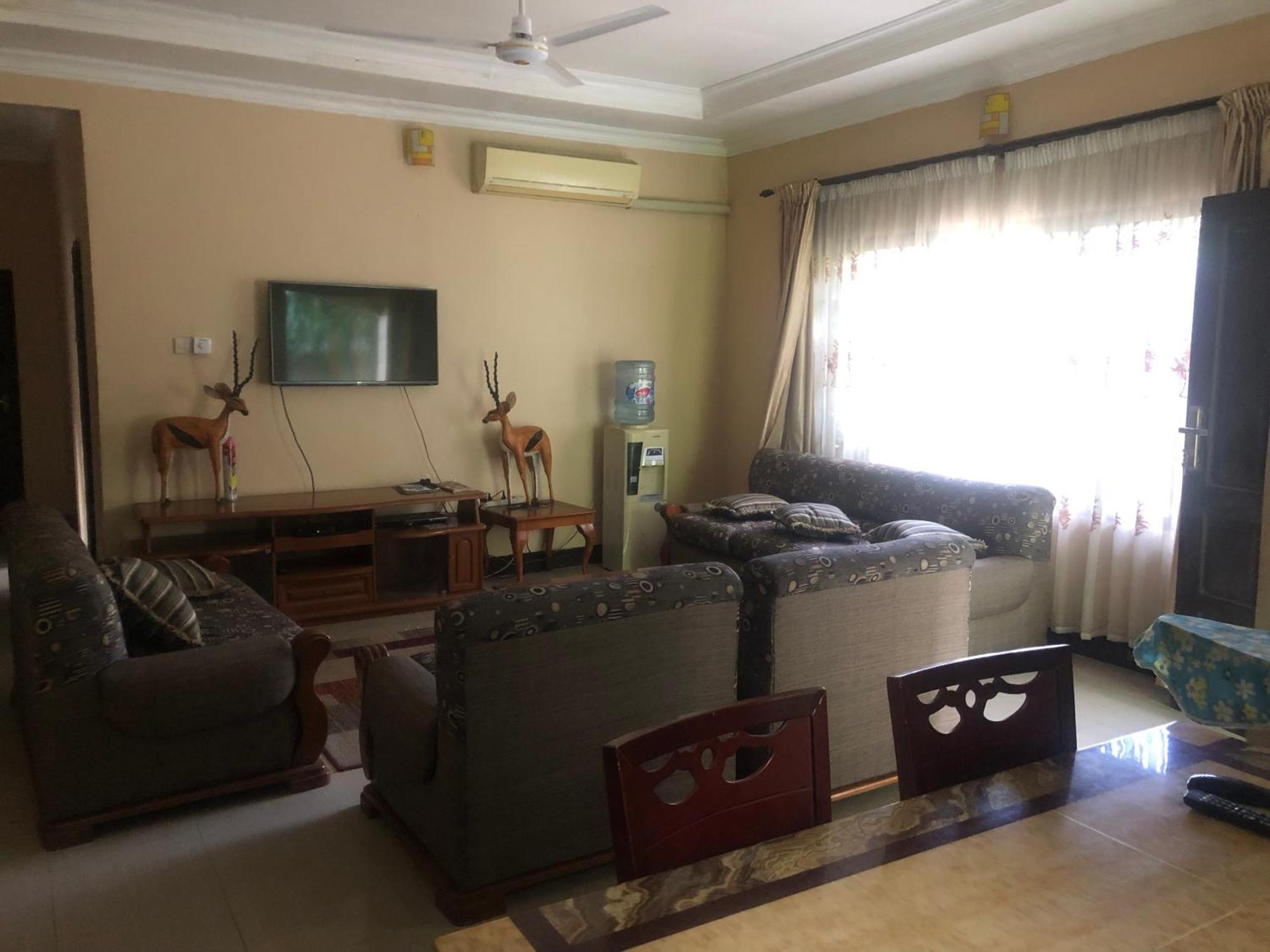 דאר א-סאלאם Tatys Homestay מראה חיצוני תמונה